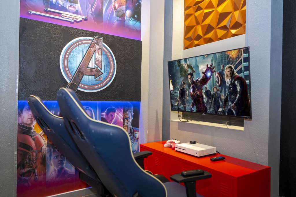 Game room w/ game console