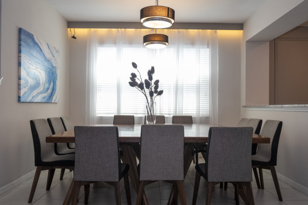 Dining for 10 people