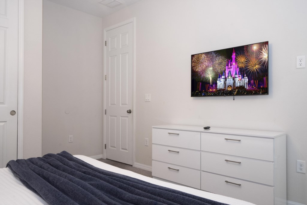 King suite w/ TV