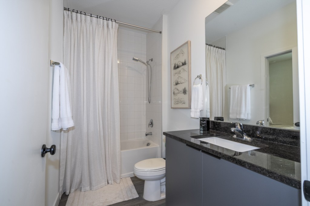 First floor en-suite bathroom