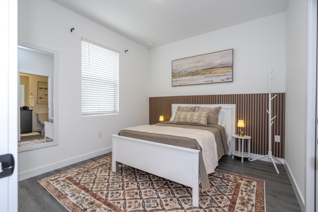 First floor en-suite with full bed