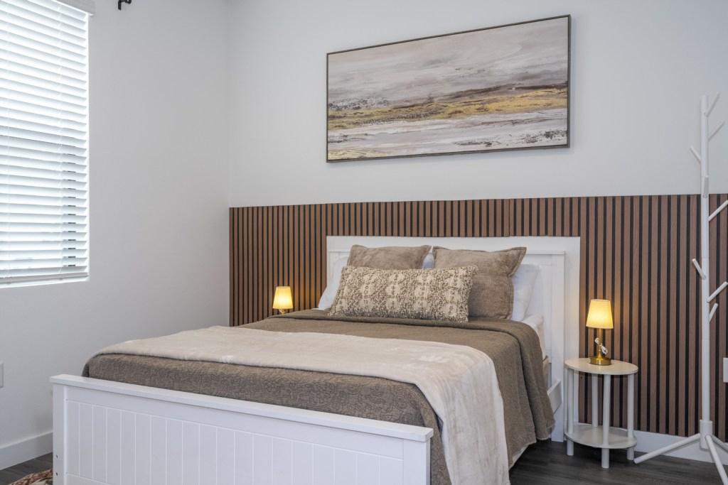Full bedroom