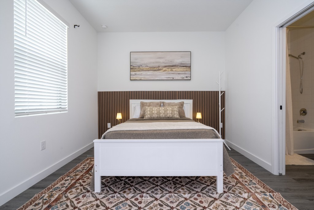 First floor en-suite with full bed