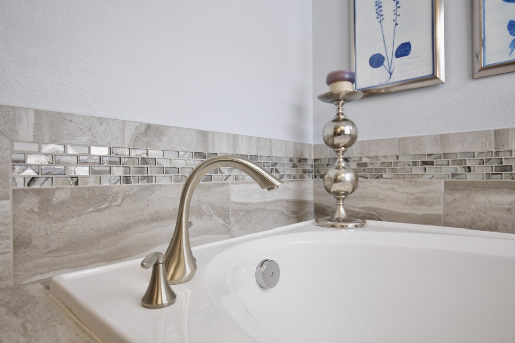 40 Upstairs Master Bathroom