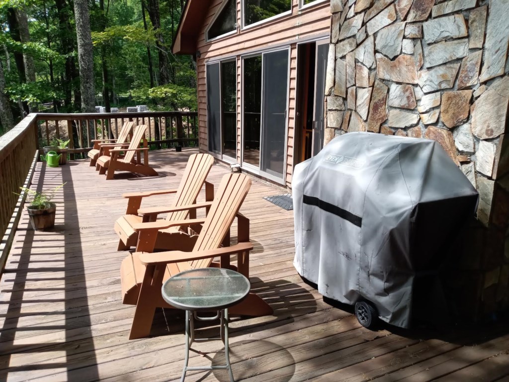 34 Deck and Grill.jpg