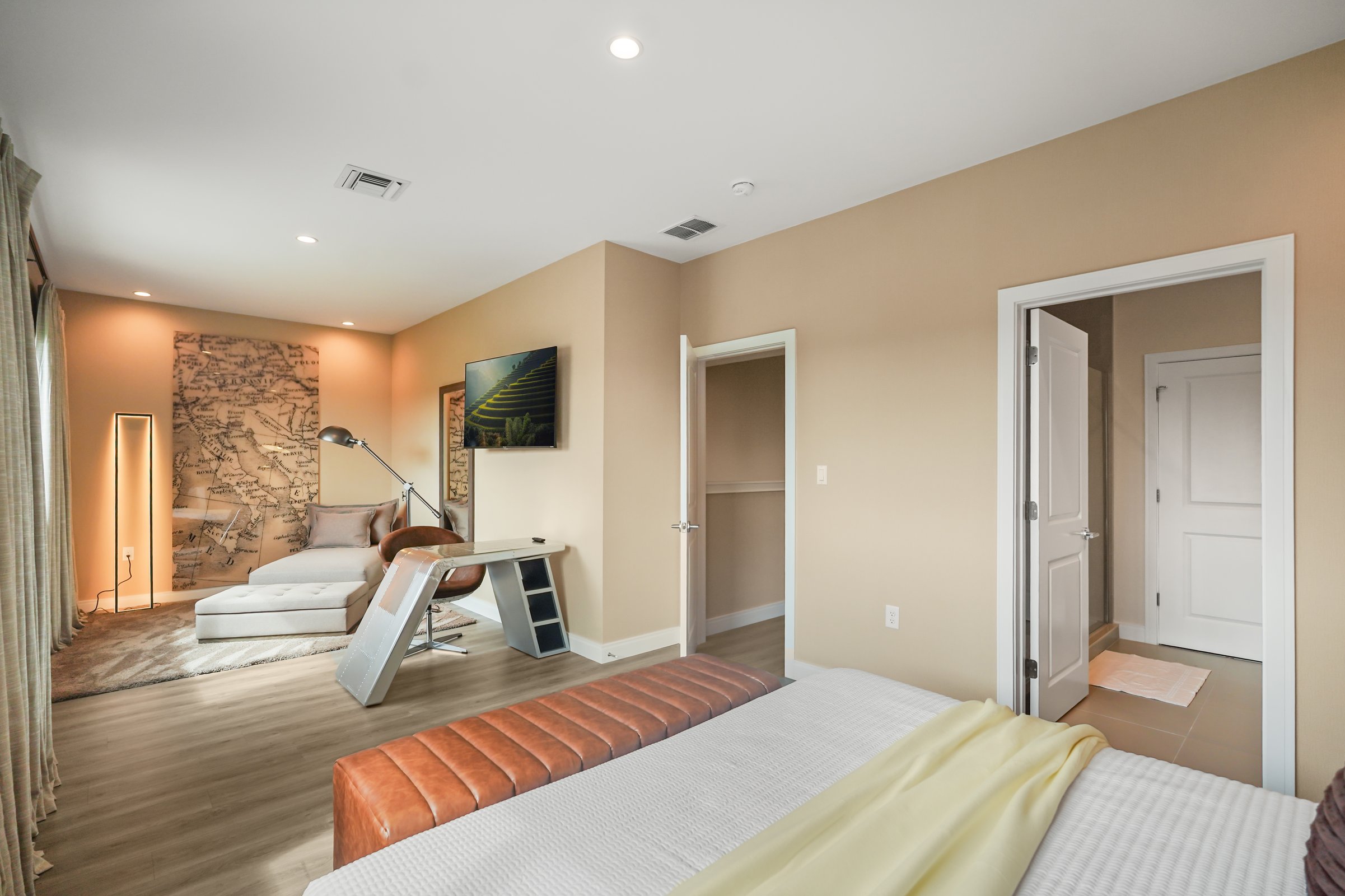 Bedroom with work space — 5534 Positano Way, photo 12 of 37