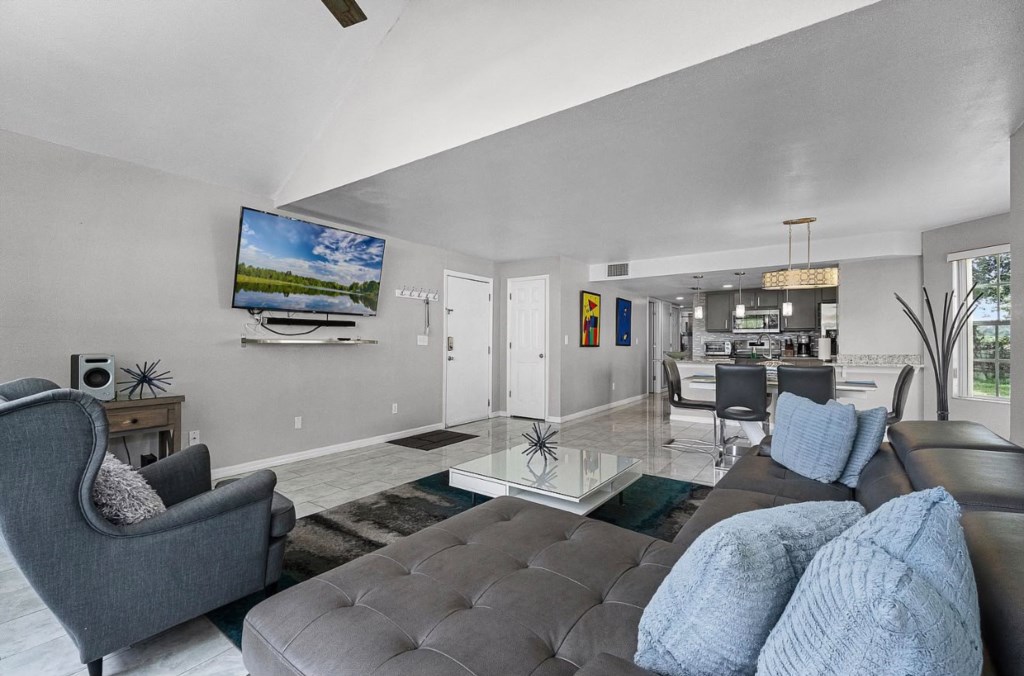 Living area — 5017-95 Laguna Bay Circle, photo 2 of 44