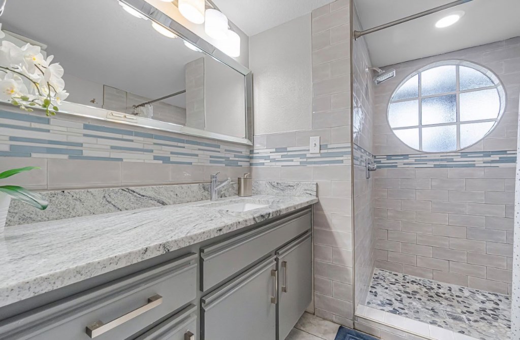 Bathroom — 5017-95 Laguna Bay Circle, photo 20 of 44