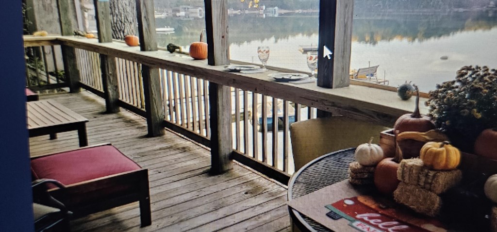 Lakeside Living