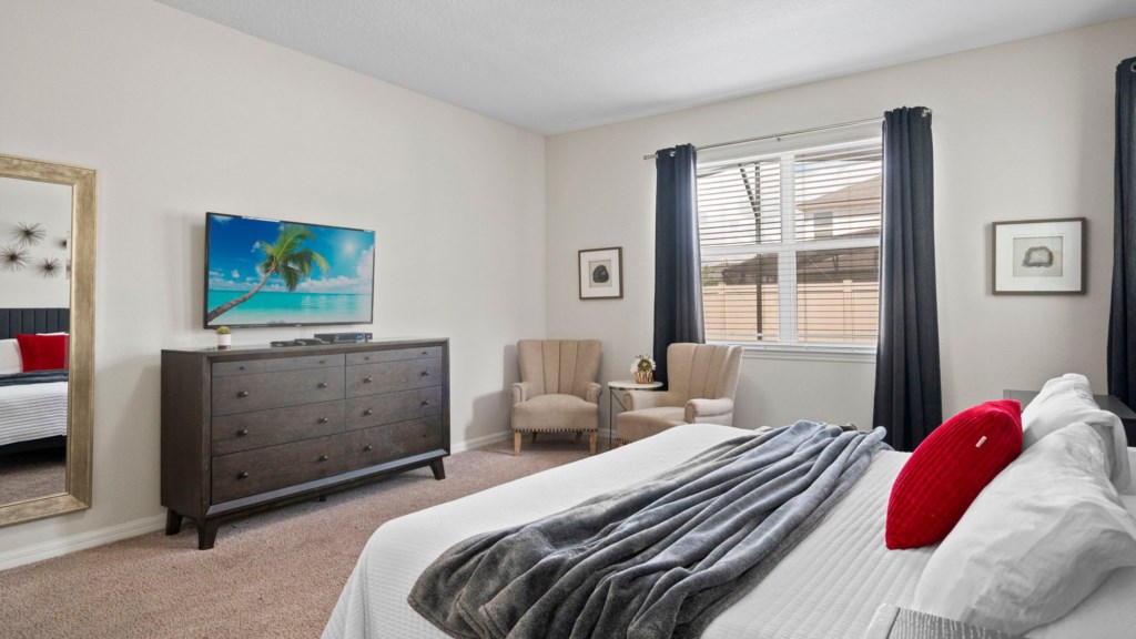 King size bedroom