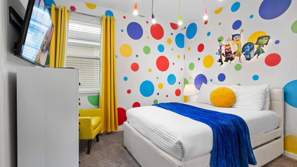Queen bedroom
