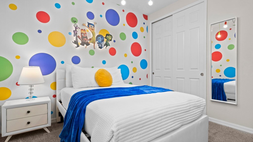 Queen bedroom