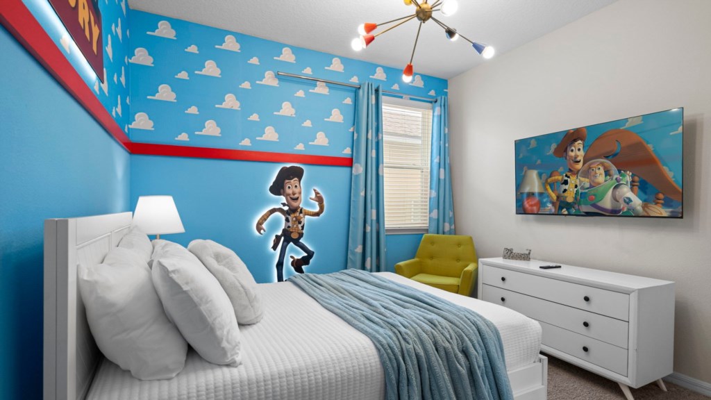 Queen bedroom