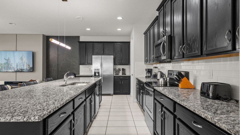 Fully equipped kitchen