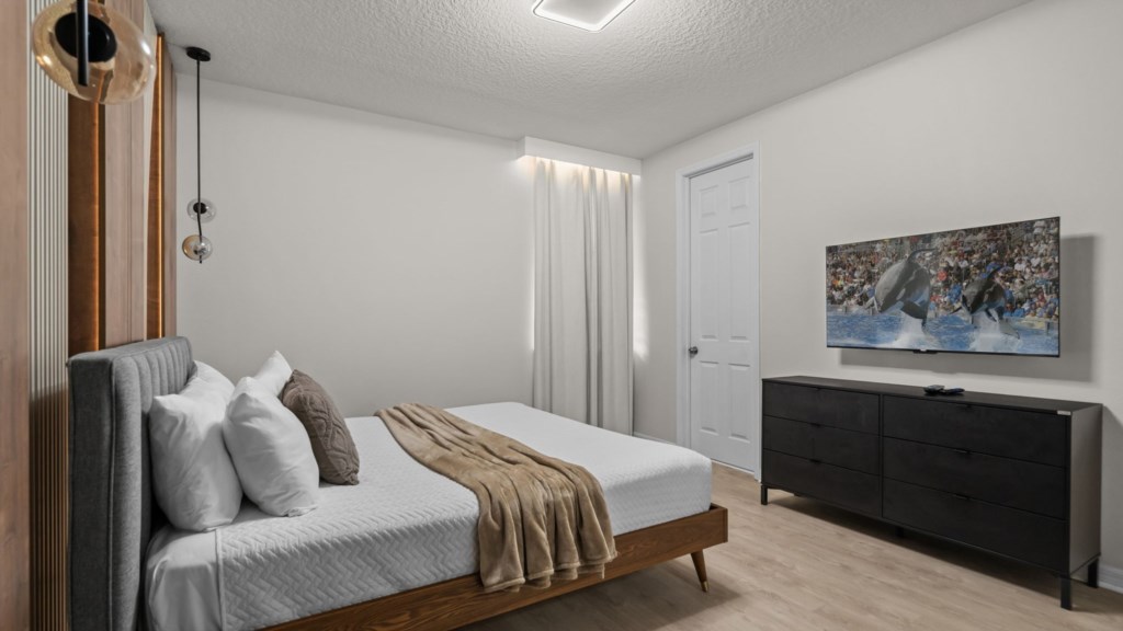 King bedroom w/ TV