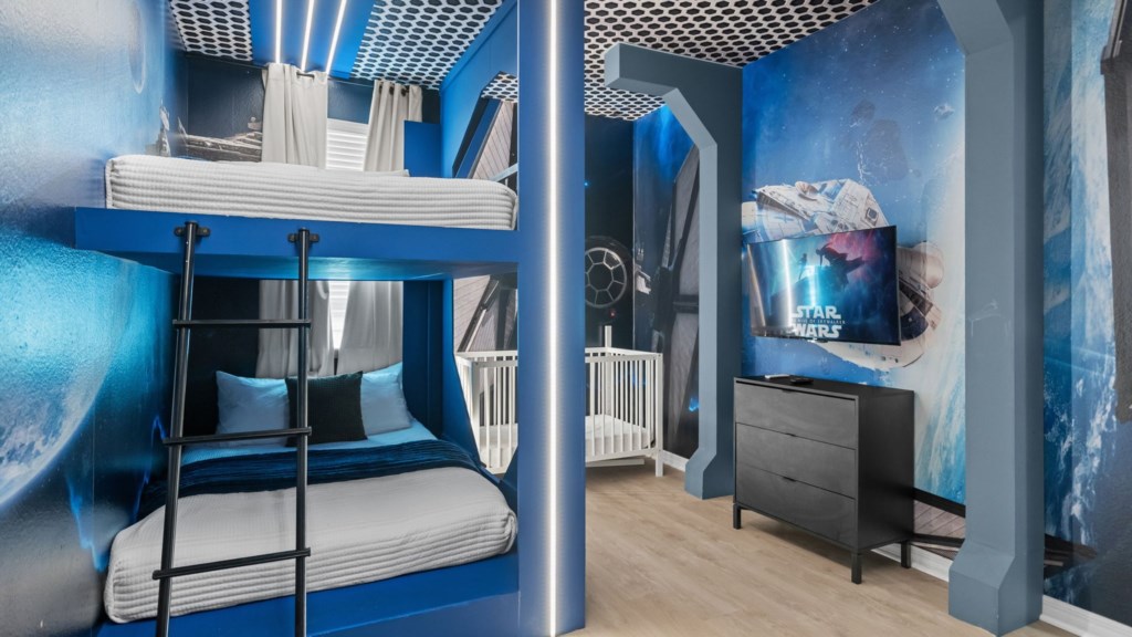 Star Wars themed bedroom w/ bunk bed full over full