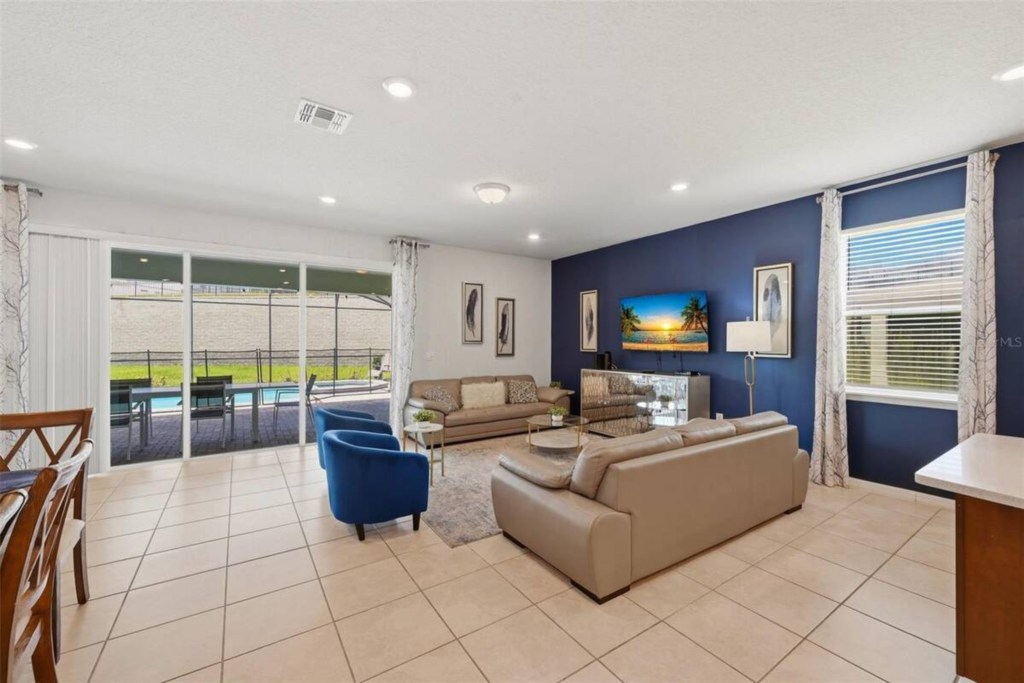 2290 Lelani Circle, 8-bedroom vacation home at Windsor Island Resort in Davenport, FL — photo 8 of 63