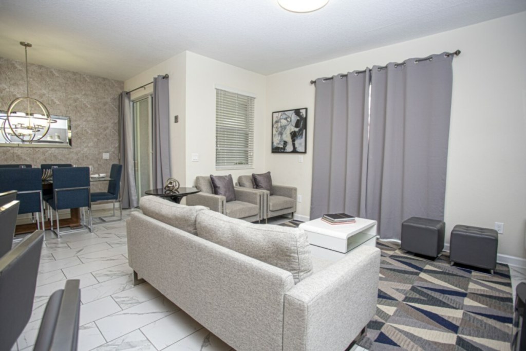 Living area — 4844 Romeo Circle, photo 5 of 41