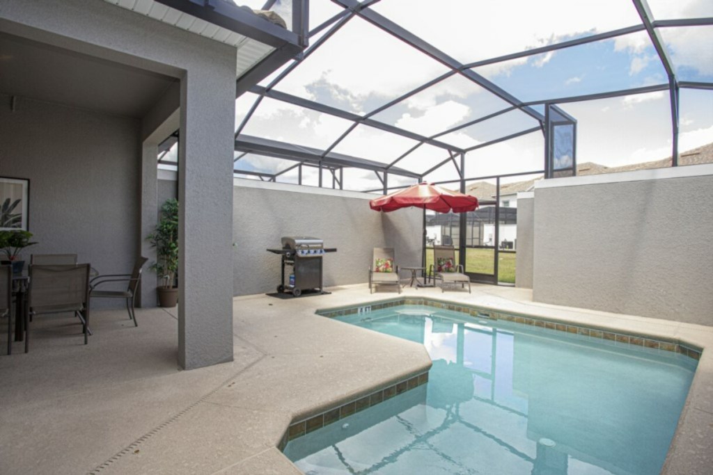 Private pool — 4844 Romeo Circle, photo 3 of 41