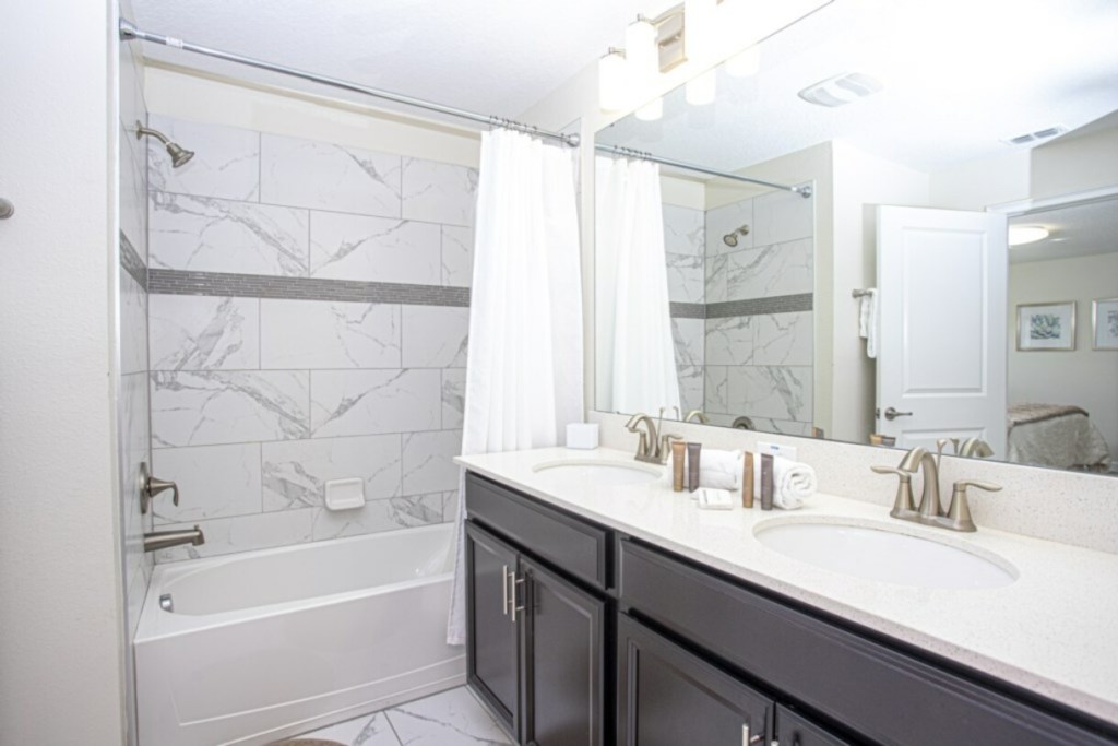 Bathroom — 4844 Romeo Circle, photo 34 of 41