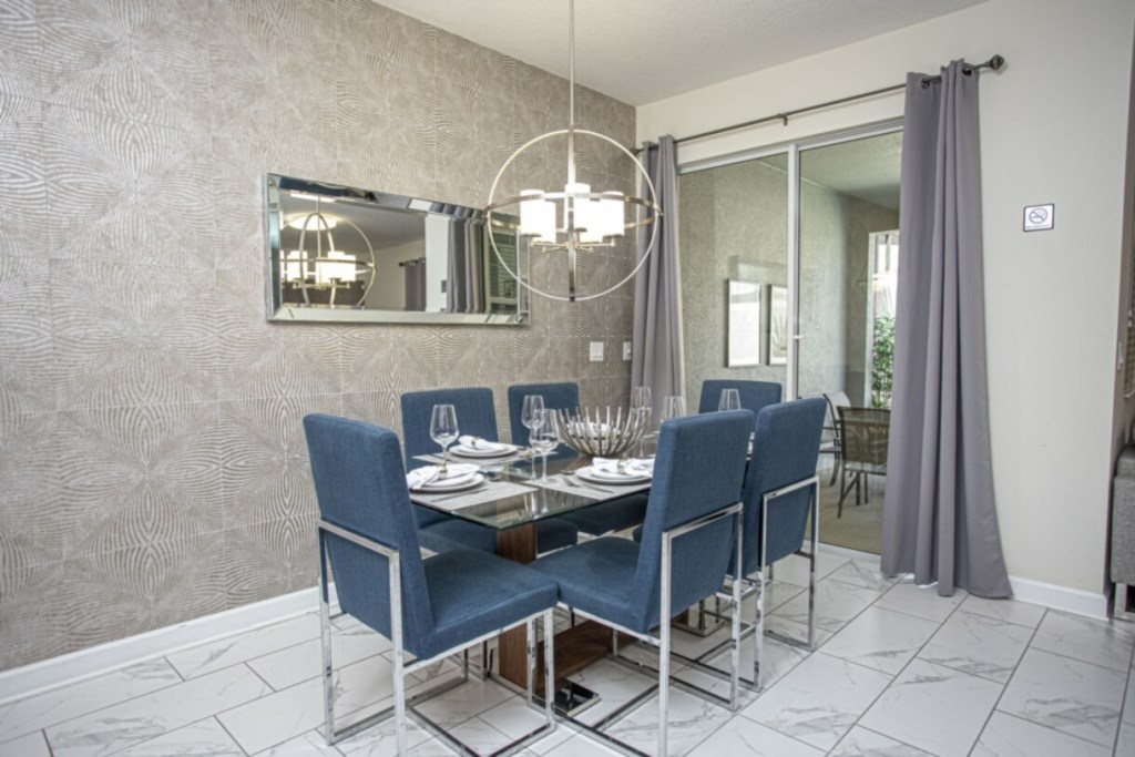 Dining area — 4844 Romeo Circle, photo 7 of 41
