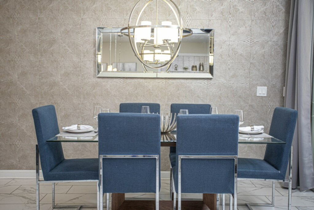 Dining area — 4844 Romeo Circle, photo 9 of 41