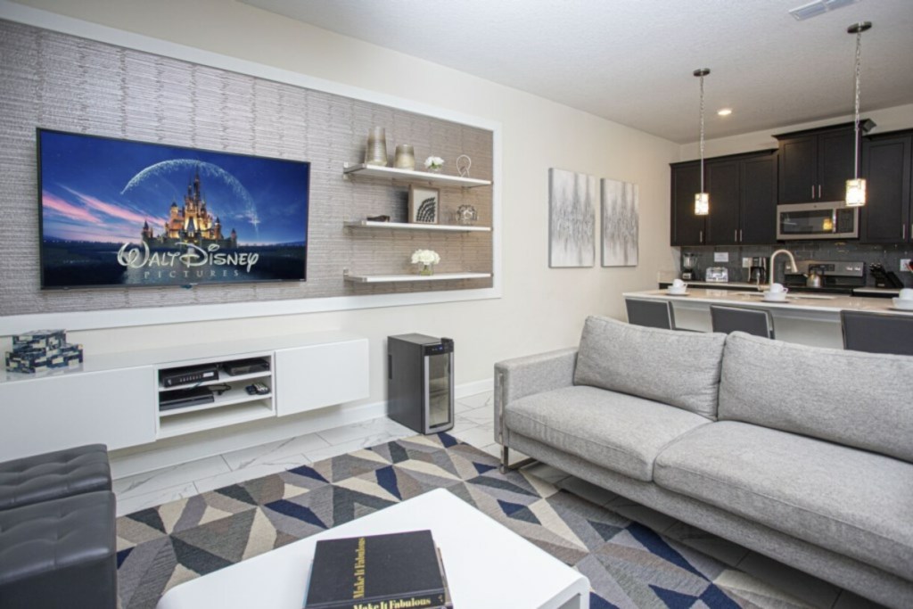 Living area — 4844 Romeo Circle, photo 10 of 41