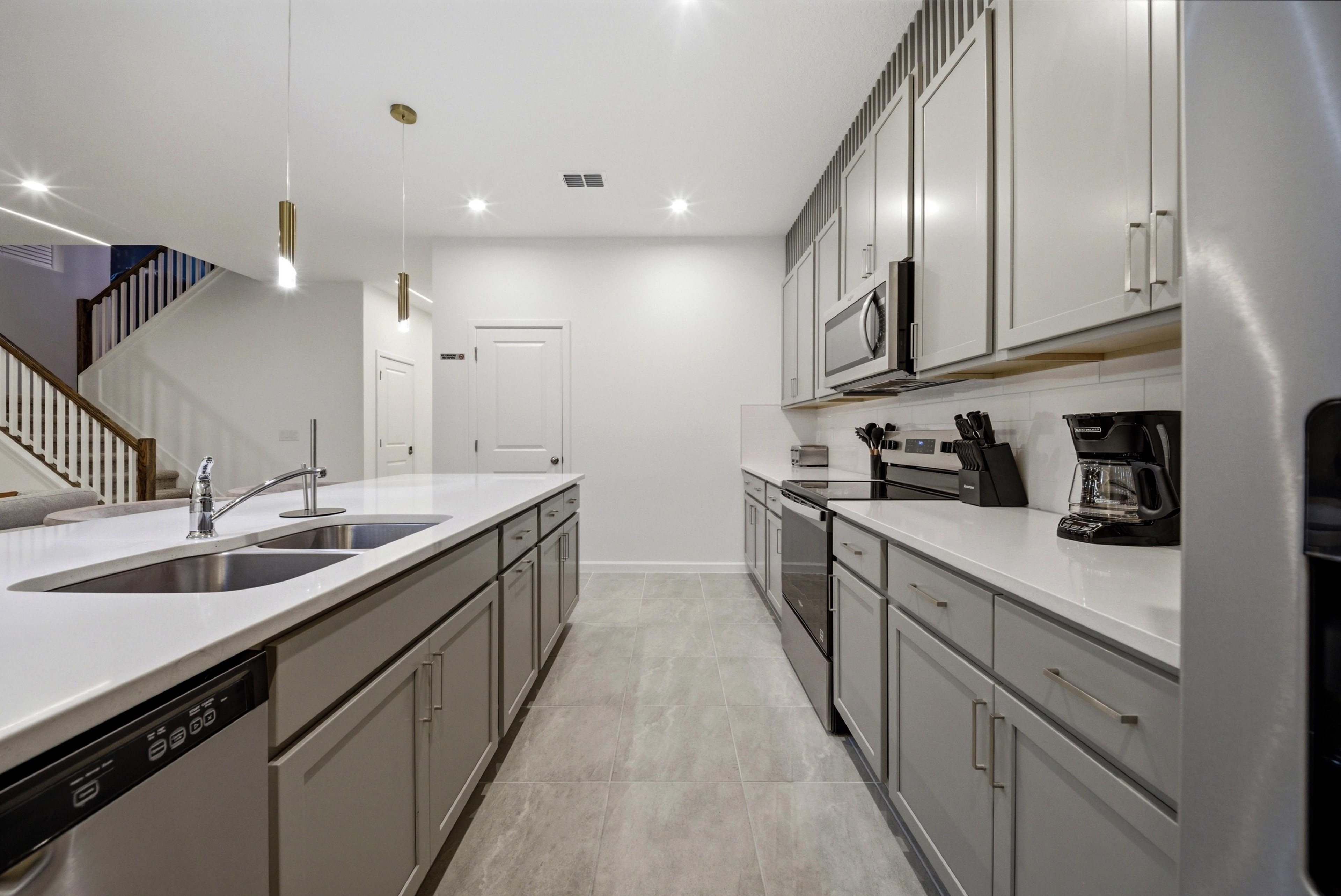 Kitchen — 2320 Distant Sun Trail, photo 45 of 115