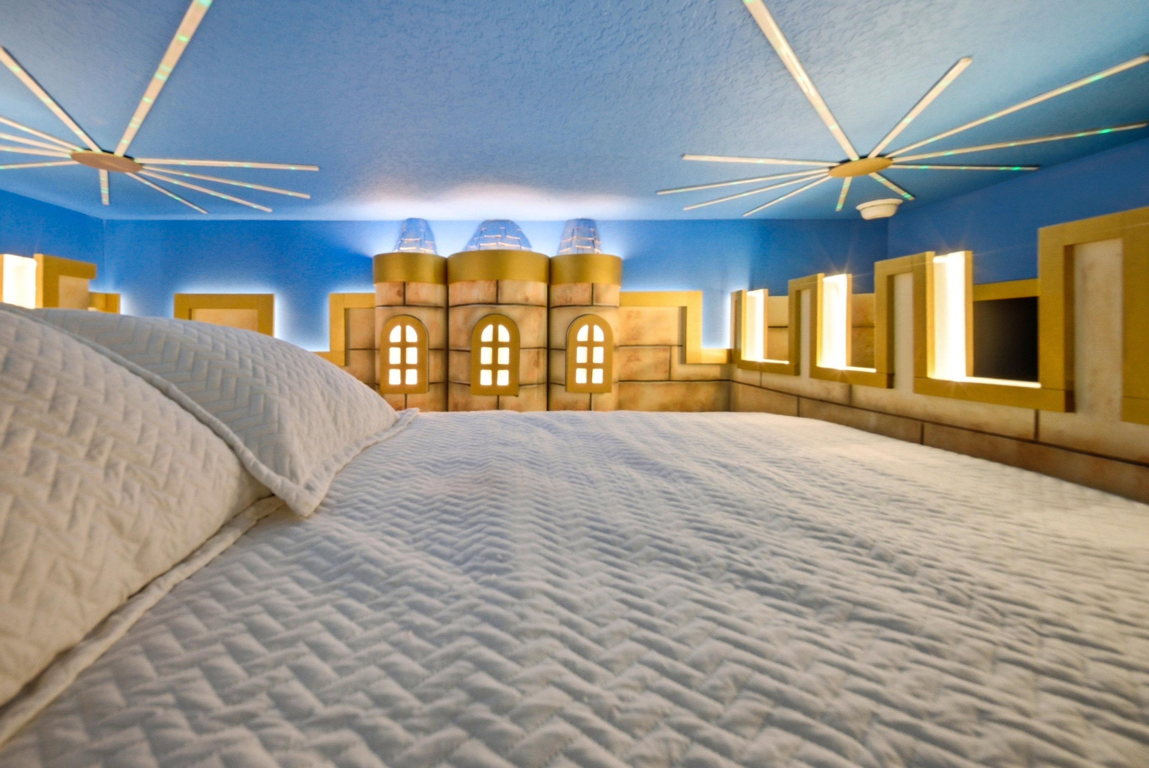 Cinderella - themed bedroom — 2320 Distant Sun Trail, photo 14 of 115