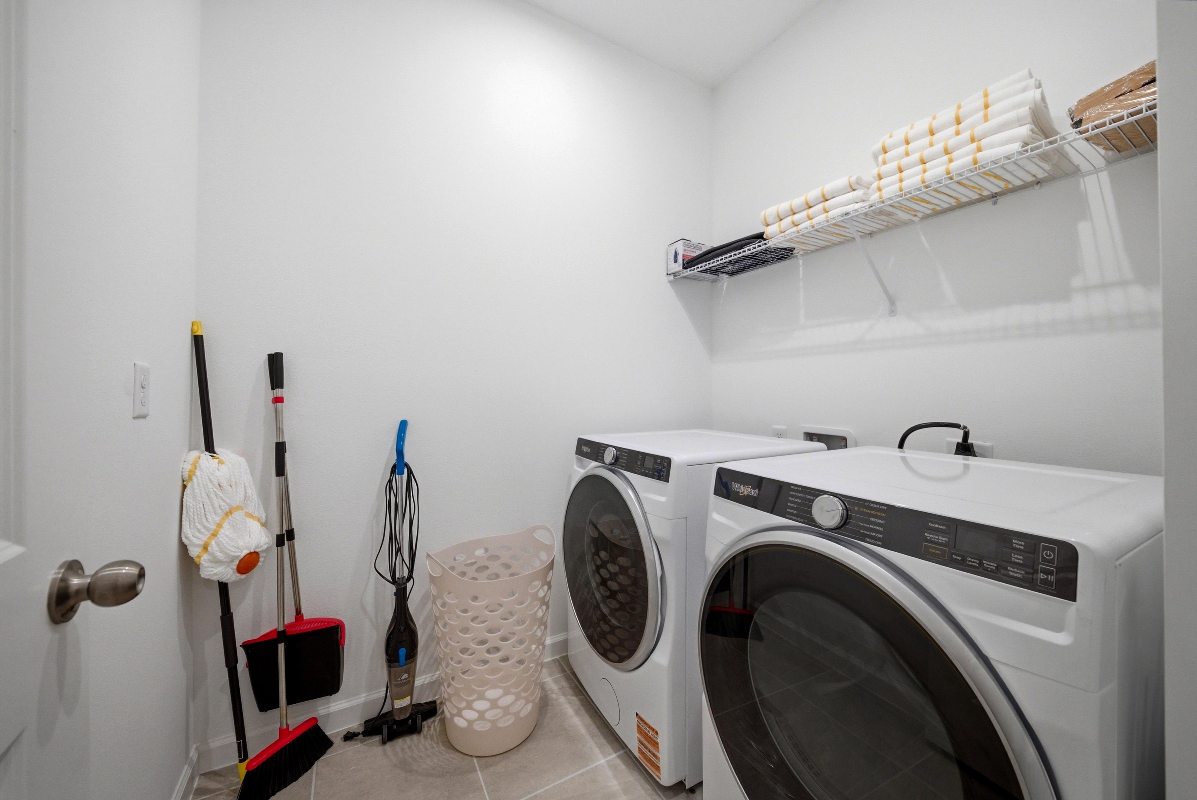 Laundry — 2320 Distant Sun Trail, photo 79 of 115