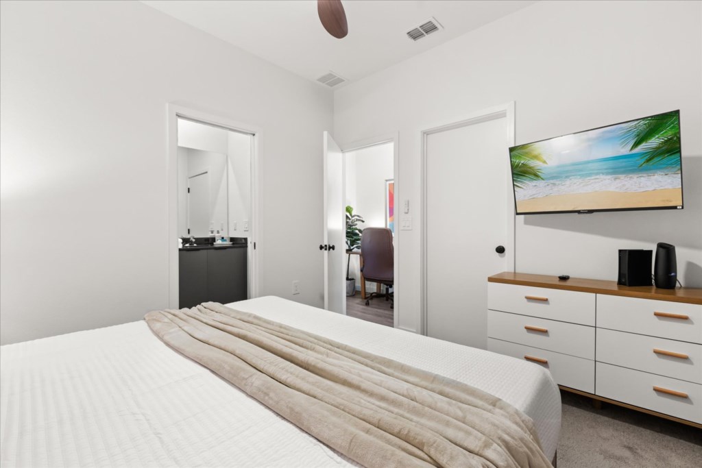 8752 Good Vibes Place, 3-bedroom vacation townhouse at The Hub at Westside Reserve in Kissimmee, FL — photo 12 of 38
