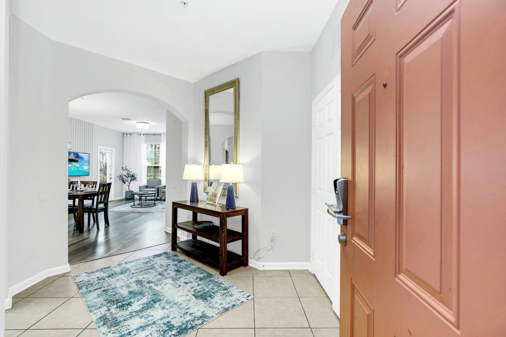 Foyer — 4862-110 Cayview Avenue, photo 10 of 28