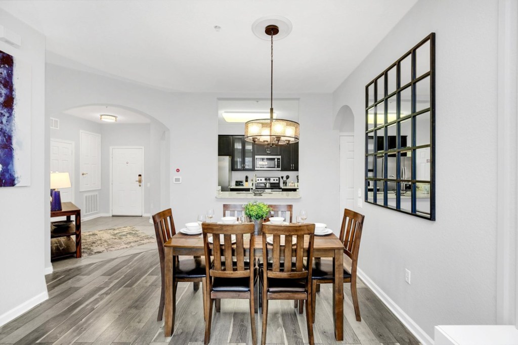 Living area — 4862-110 Cayview Avenue, photo 9 of 28