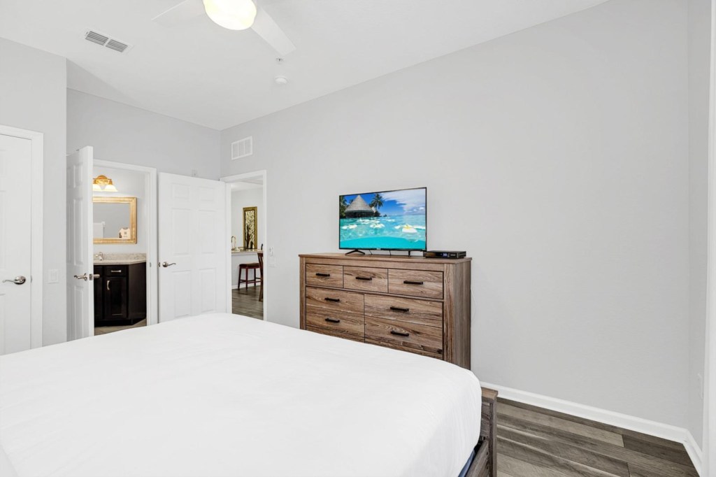 Bedroom — 4862-110 Cayview Avenue, photo 16 of 28