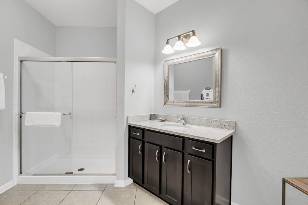 Bathroom — 4862-110 Cayview Avenue, photo 23 of 28