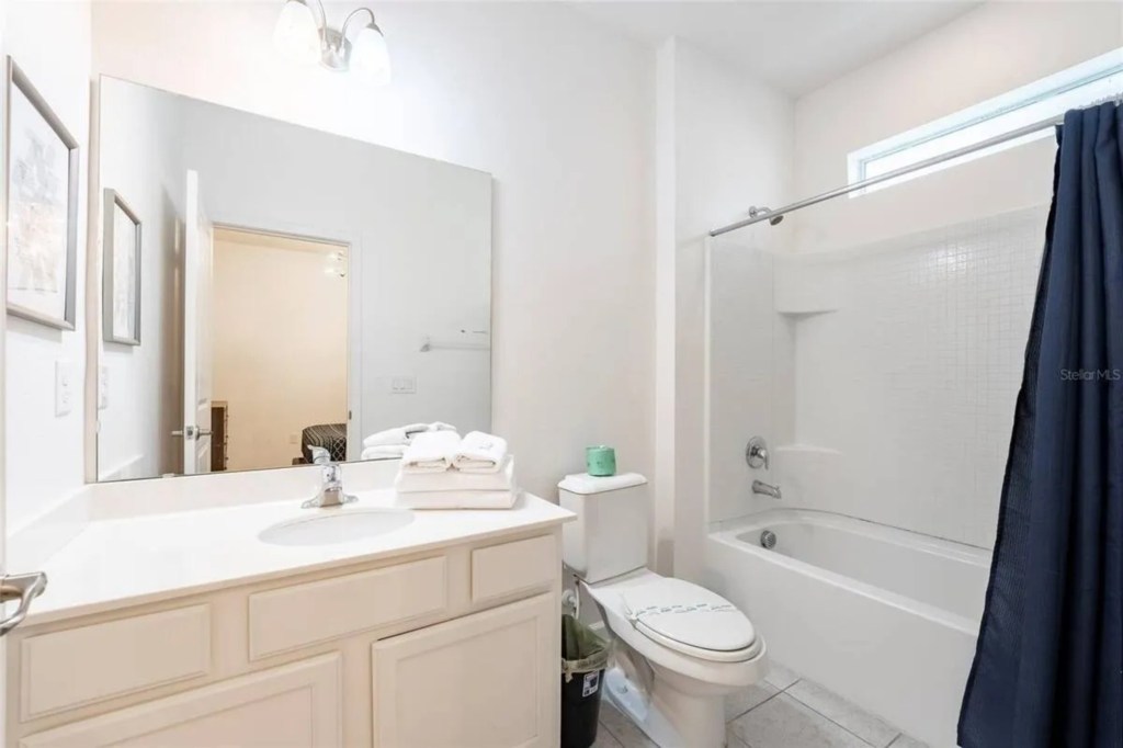 Bathroom — 2613 Calistoga Avenue, photo 20 of 28