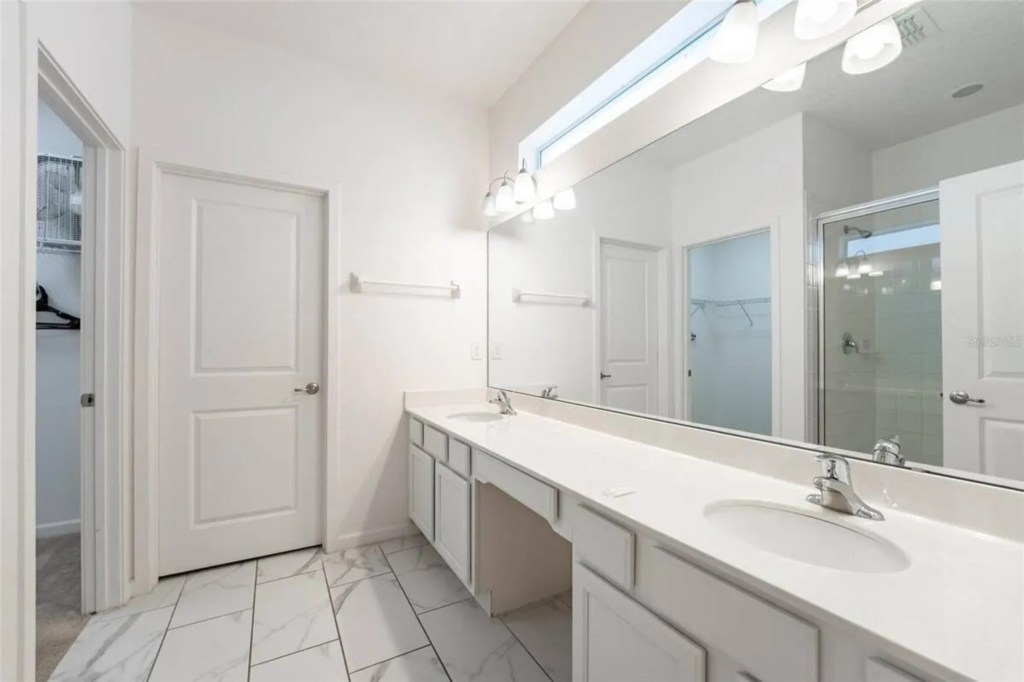 Bathroom — 2613 Calistoga Avenue, photo 21 of 28