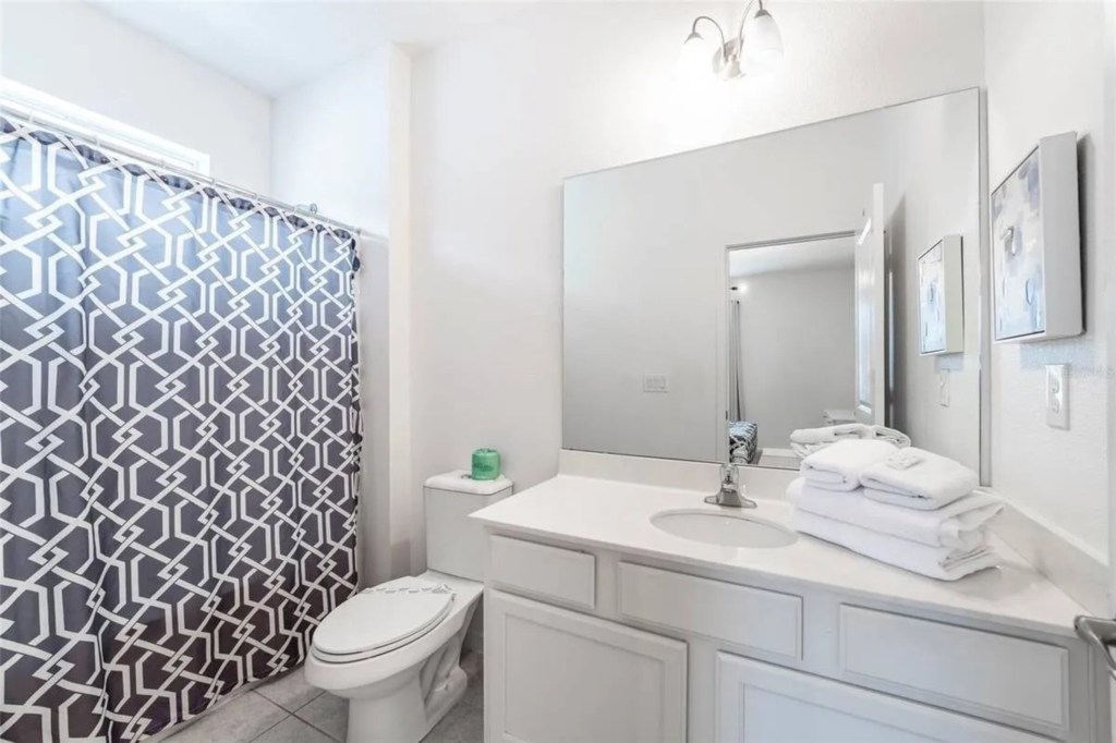 Bathroom — 2613 Calistoga Avenue, photo 22 of 28