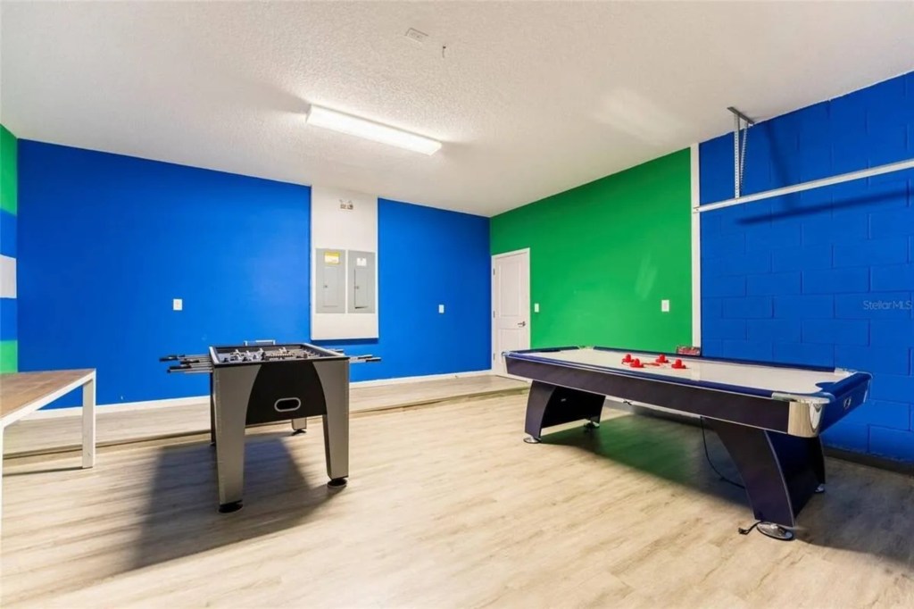 Game room — 2613 Calistoga Avenue, photo 8 of 28