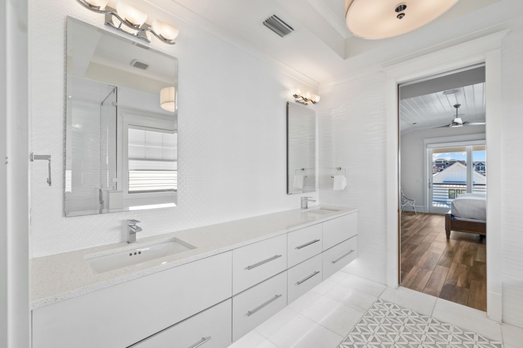 3rd Floor Guest Bathroom