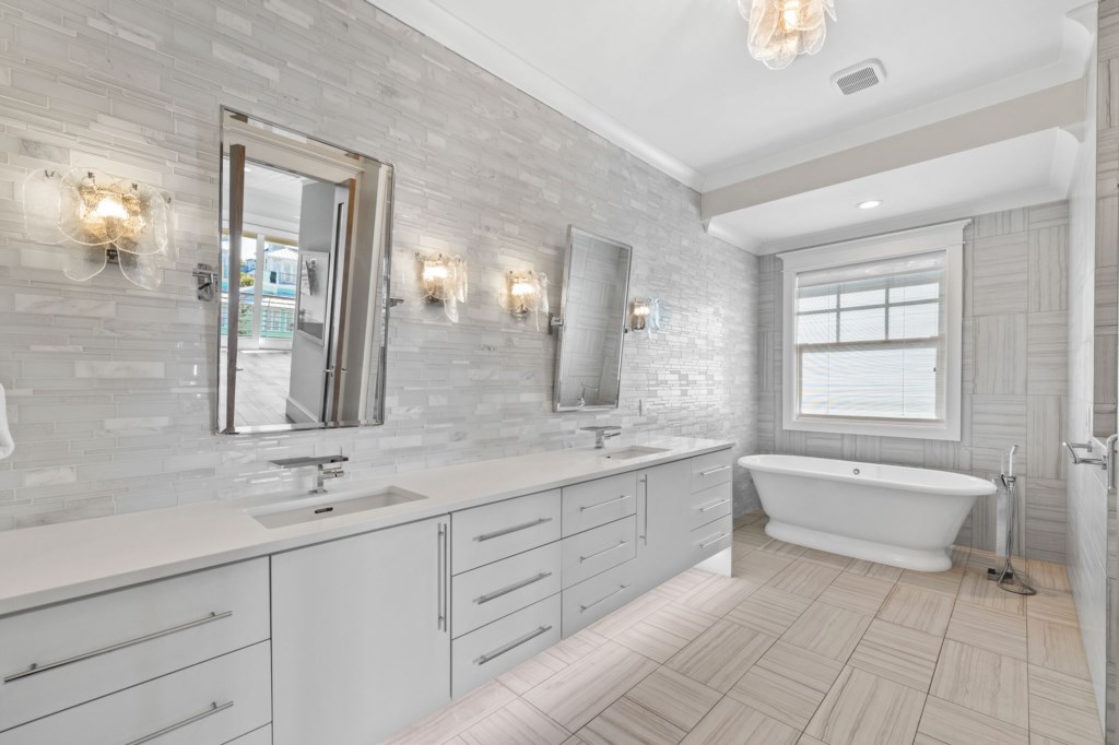 3rd Floor Primary Suite Bathroom