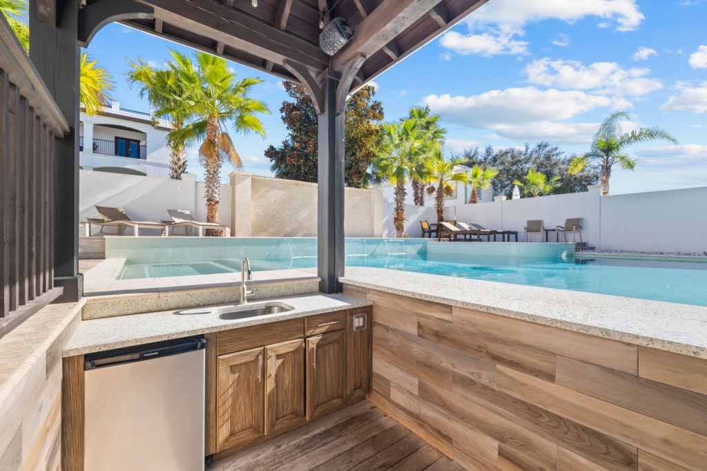 Pool Swim-Up Bar