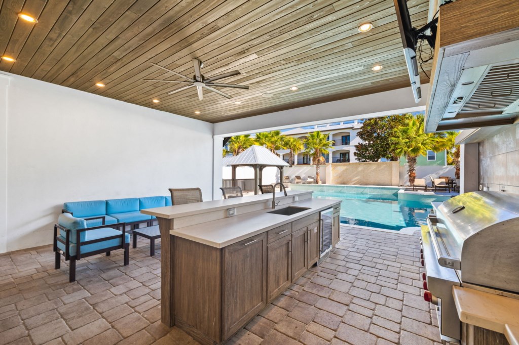 Outdoor Kitchen
