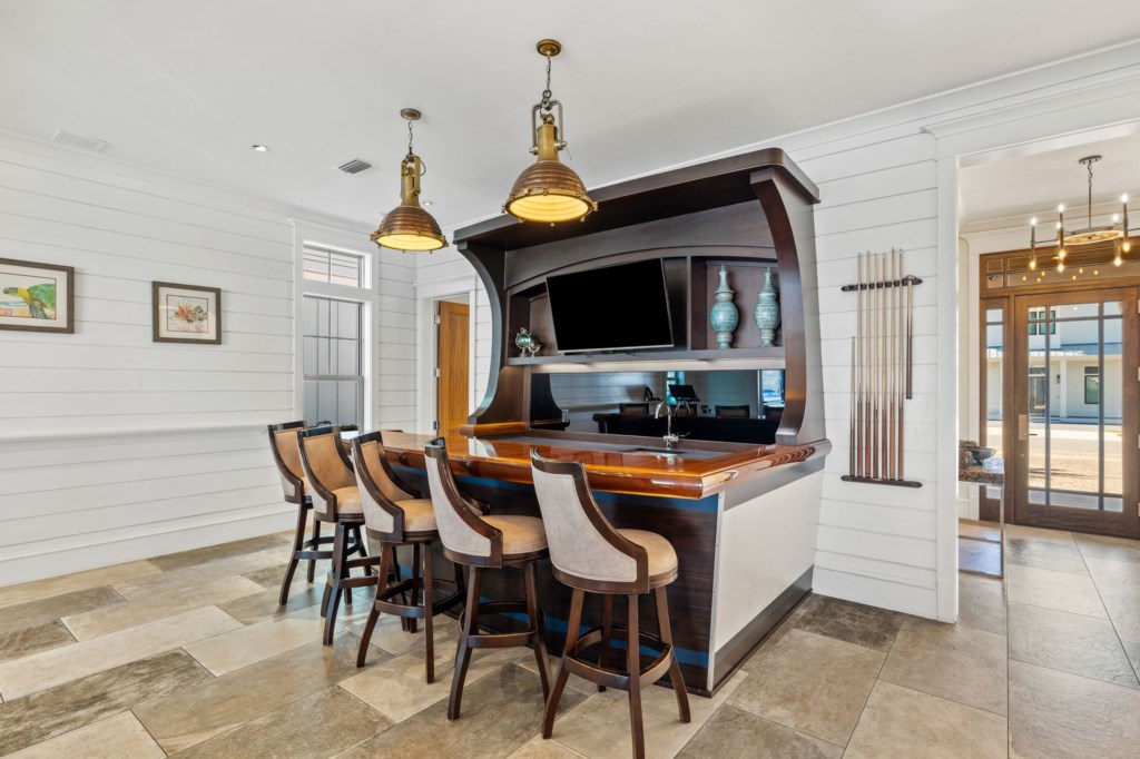 1st Floor Wet Bar