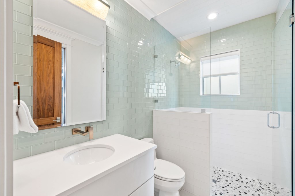 1st Floor Guest Bathroom