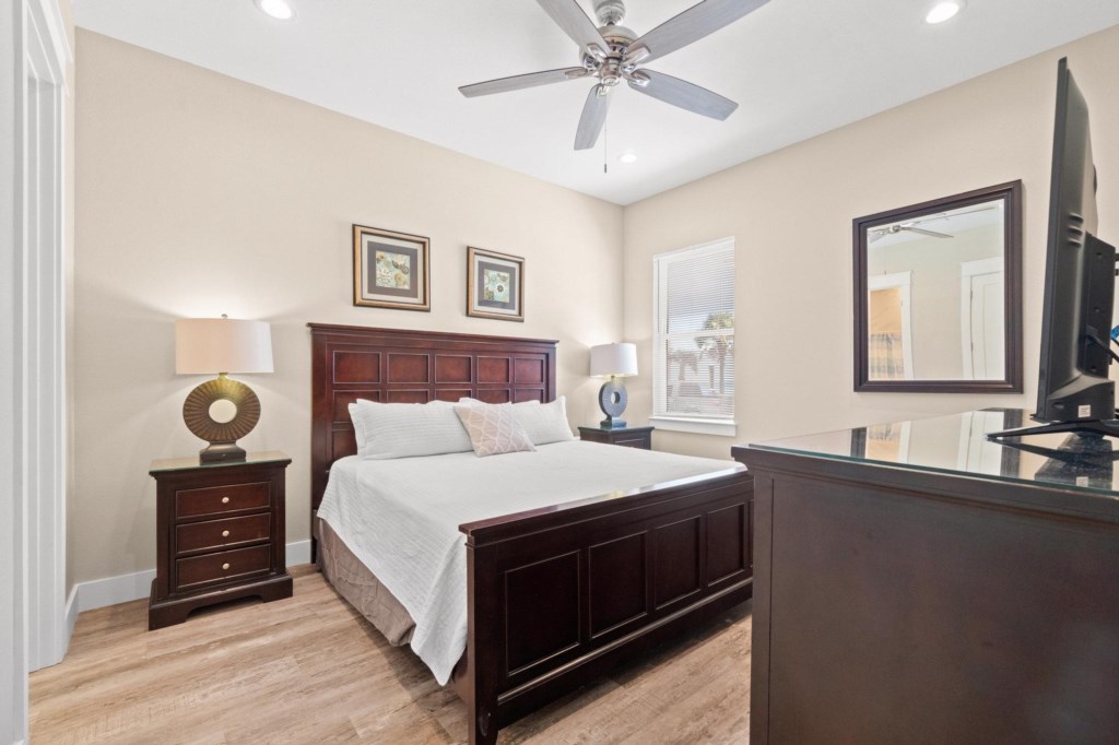 Level 1 King Bedroom #2