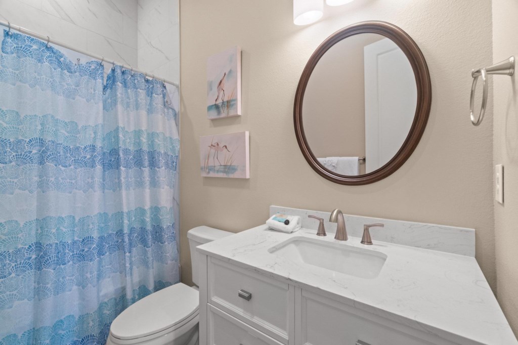 Level 1 King Bedroom #2 with tub