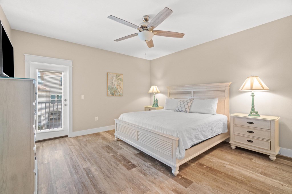 2nd Floor King Bedroom 