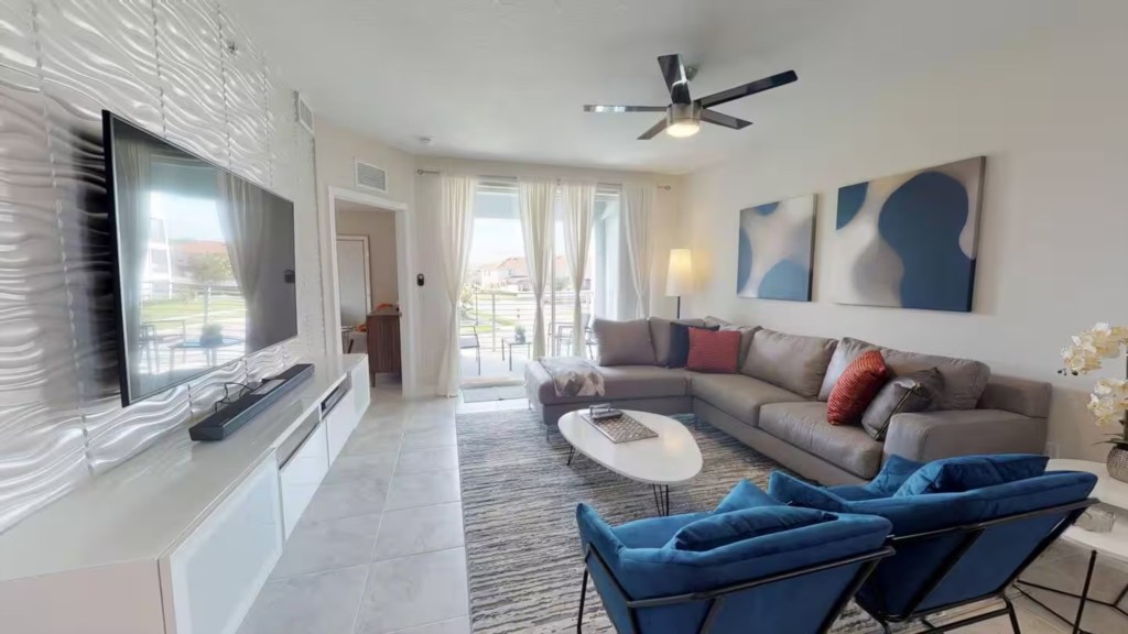 3111-208 Paradox Circle, 3-bedroom vacation home at Storey Lake in Kissimmee, FL