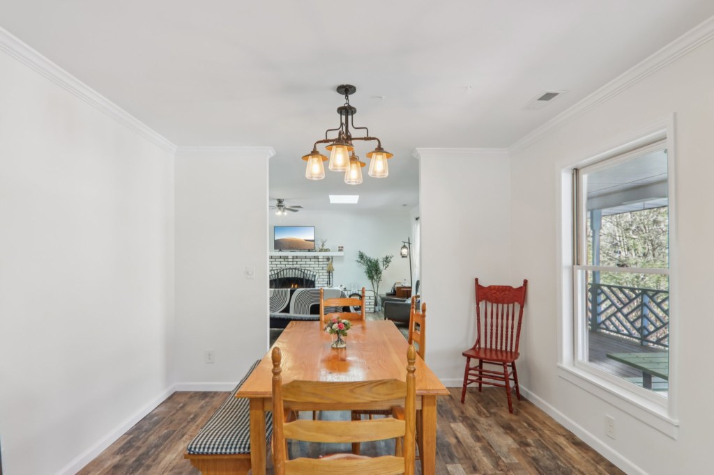 17-web-or-mls-210SpringValleyDr-S1701-013
